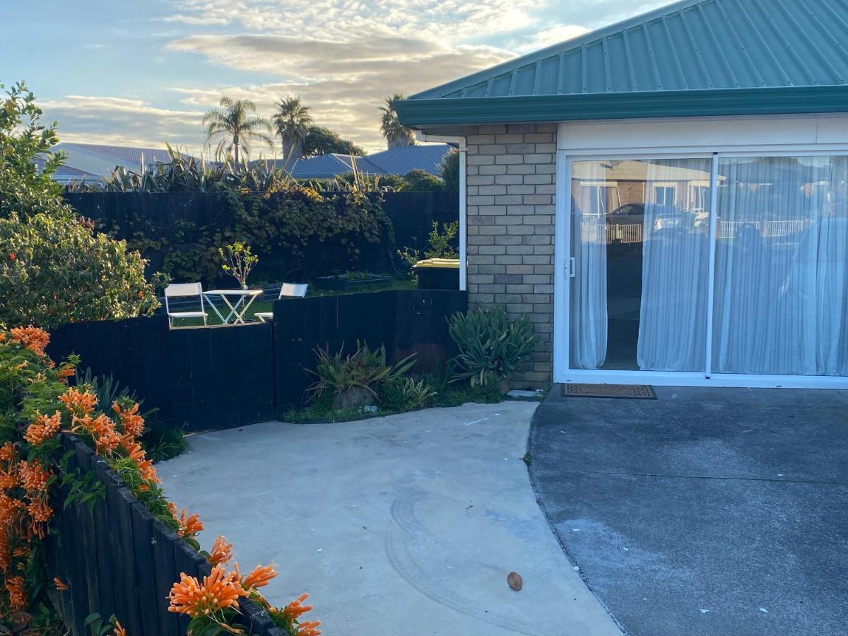 Papamoa Beach Studio Oasis Экстерьер фото